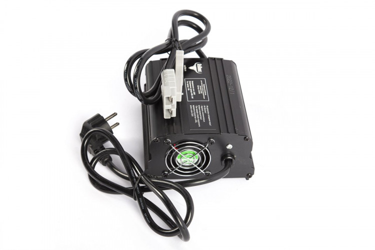 Зарядное устройство RuTrike для аккумуляторов 24V50A/H (10A) в Саратове