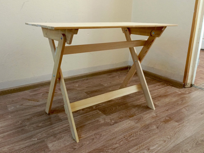 Стол складной деревянный в Саратове