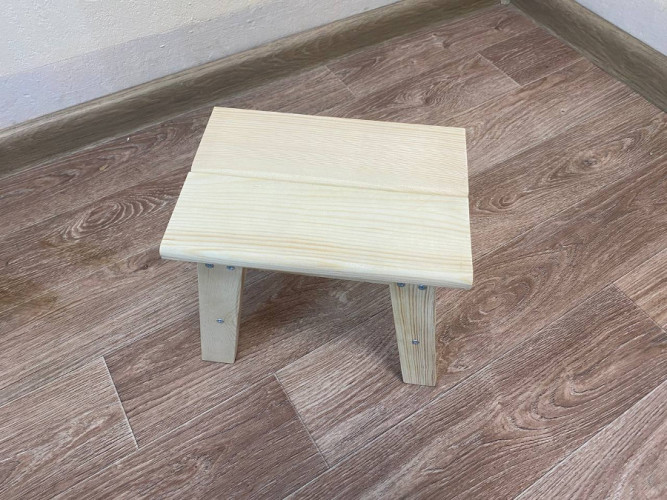 Табурет деревянный в Саратове